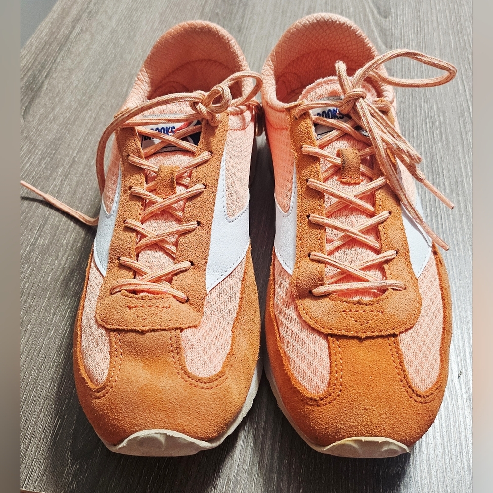 Vintage Womens Brooks Heritage Vanguard Retro Orange/white suede size 10